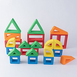 סט 28 קוביות ספוג דחוס צבעוני / דמוי עץ סט 28 קוביות ספוג דחוס צבעוני / דמוי עץ